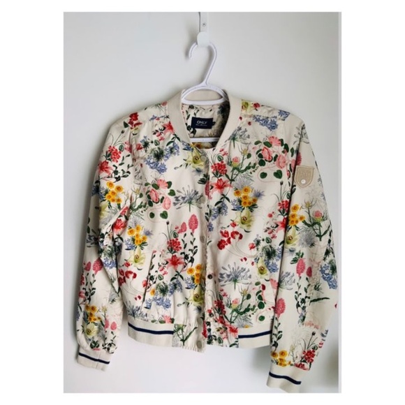 💐Only Simons XS Cream Baseball flower jacket💐 - Picture 7 of 7